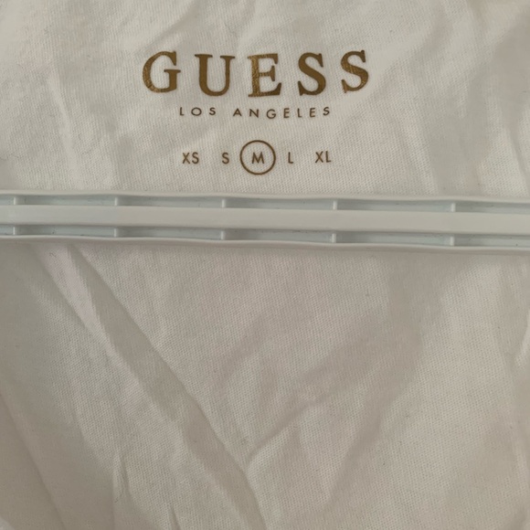 ❤️5/$30 Guess White Tank Top - Picture 2 of 3